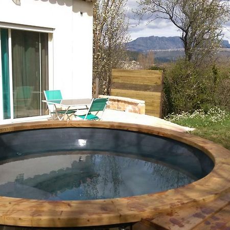 Spa Cabanon De Charme - Le Garagai Meyreuil Esterno foto