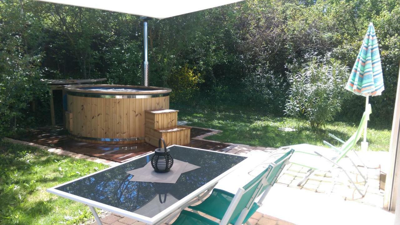 Spa Cabanon De Charme - Le Garagai Meyreuil Esterno foto