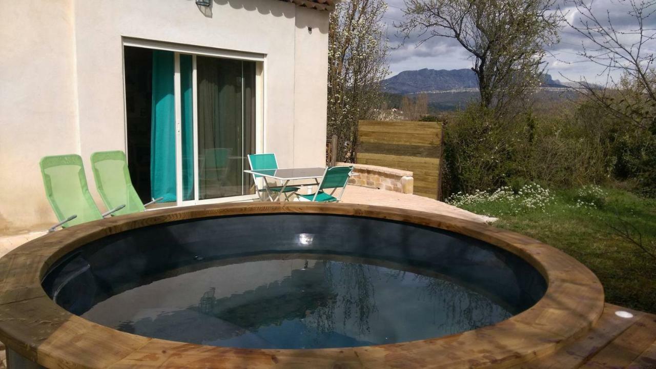 Spa Cabanon De Charme - Le Garagai Meyreuil Esterno foto